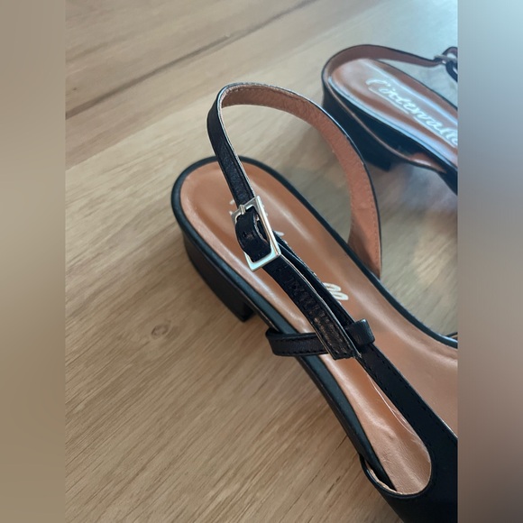 Chanel style sling back flats - Picture 4 of 4